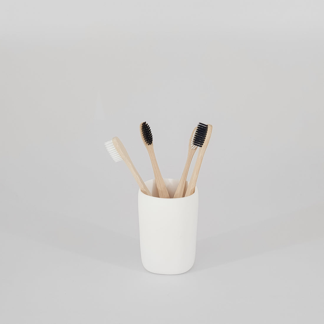  White Resin Cup Holder - KM Home