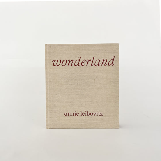 Wonderland: Annie Leibovitz - KM Home